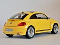 1:18 Kyosho Volkswagen The Beetle Coupé 2011 Amarillo. Subida por Ricardo